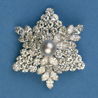 Circular and marquise diamond snowflake brooch by Bulgari, Italian School, (19th century) / Photo Â© Bonhams, London, UK 